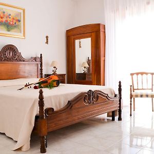 Camera con letto king size